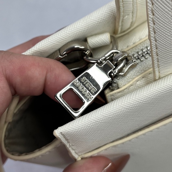 Steve Madden Purse- White - Picture 4 of 7